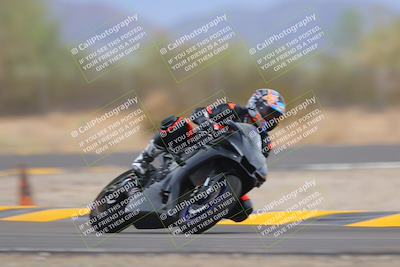 media/Sep-10-2022-SoCal Trackdays (Sat) [[a5bf35bb4a]]/Turn 6 (1140am)/